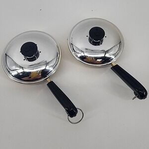 Vintage set salt pepper shaker pans skillet collector unique